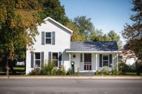 Ames Cottage Elk Rapids